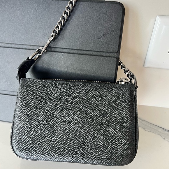 Coach Wristlet in black and pewter - Picture 3 of 6